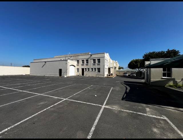 752M² WAREHOUSE TO LET IN AIRPORT INDUSTRIA